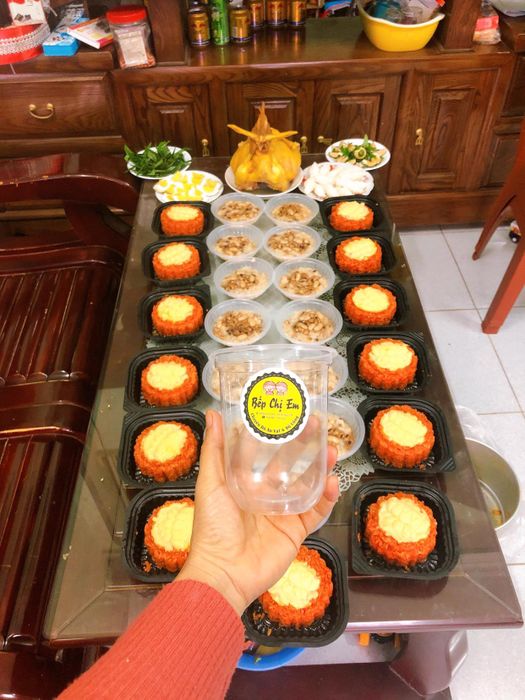Hình ảnh mâm cúng đầy màu sắc và tinh tế từ Hoa Đỗ (Bếp Chị Em)