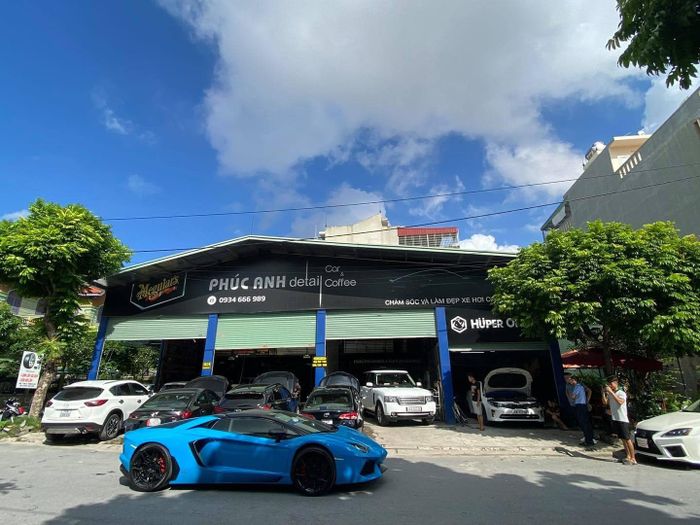 Không gian hiện đại và chuyên nghiệp tại Phúc Anh Autospa