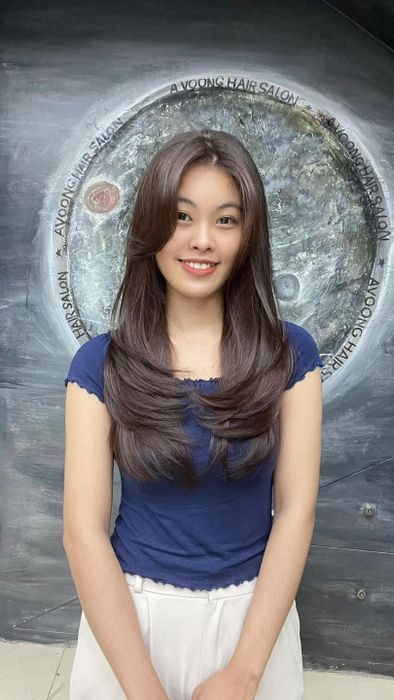 Không gian hiện đại tại A Vòong Hair Salon & Academy - Ảnh 1