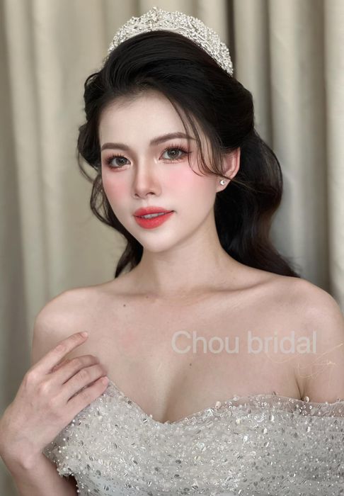 CHOU Bridal – Chạm đến trái tim với phong cách trang điểm tinh tế