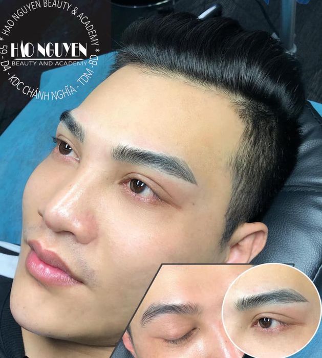 Hình ảnh thực tế về quy trình điêu khắc chân mày tại Hảo Nguyễn Beauty & Academy