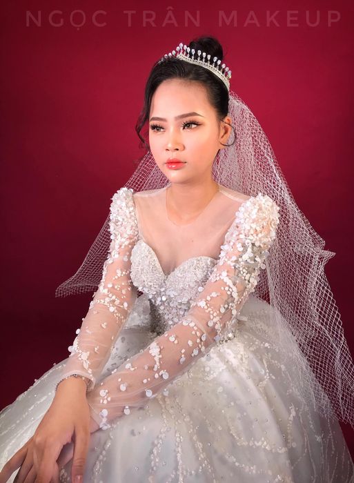Trân Phạm Makeup – Tỏa sáng tựa những đóa hoa