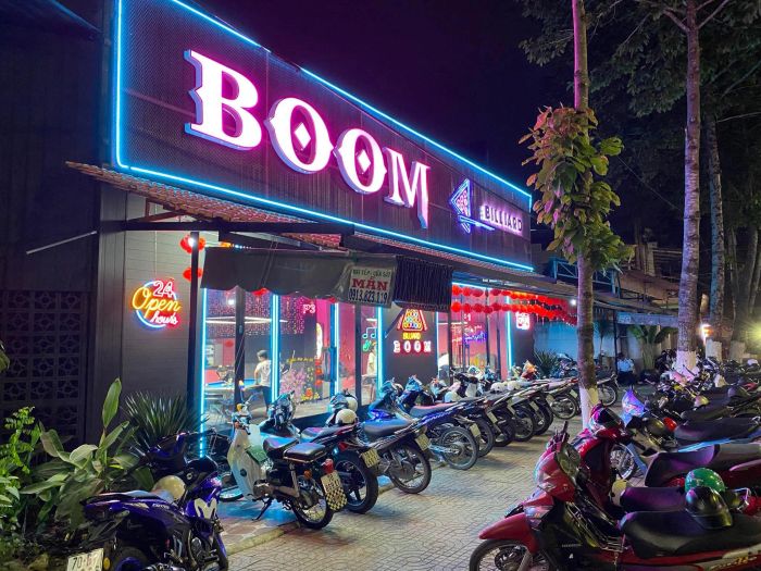 Không gian hiện đại và sang trọng tại Boom Billiards