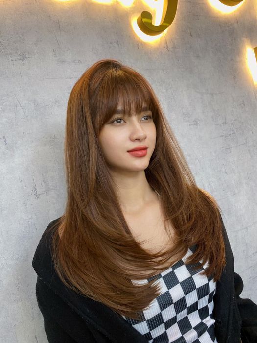 Không gian sang trọng và hiện đại tại Hair Salon Đông Phong