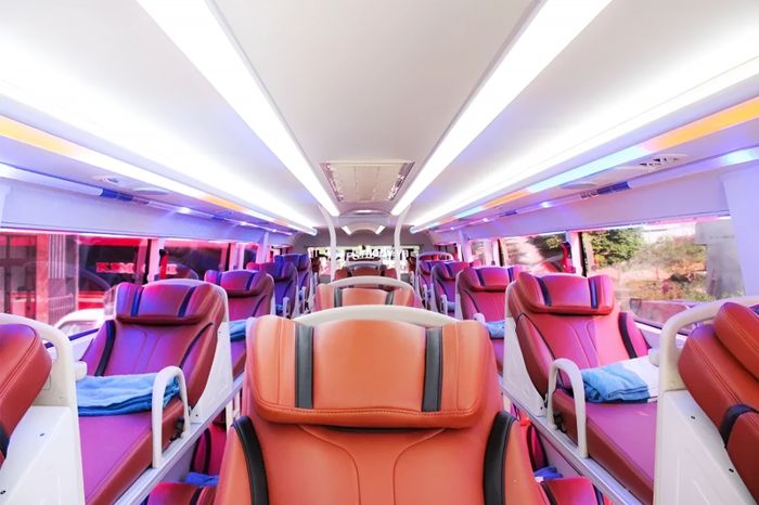 Hình ảnh đội xe hiện đại của Bách Cơ