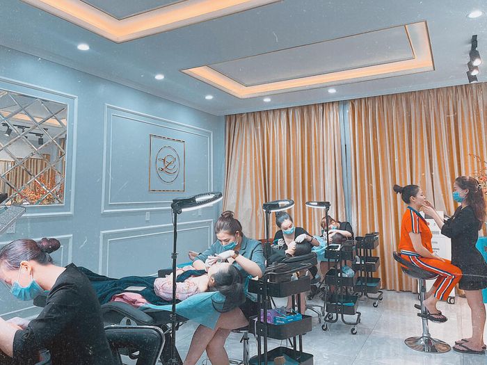 Hình ảnh không gian sang trọng tại Học Viện Phun Xăm Lenci