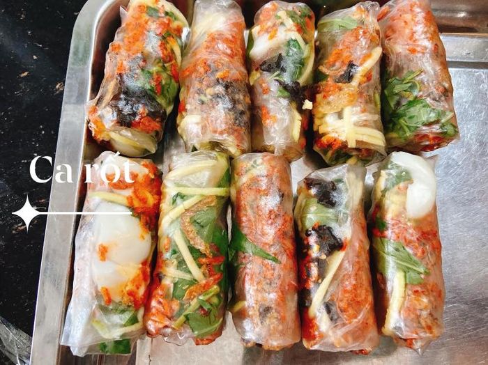 Những phần bánh tráng trộn đầy màu sắc tại 19B Phan Đình Phùng - Ảnh 2