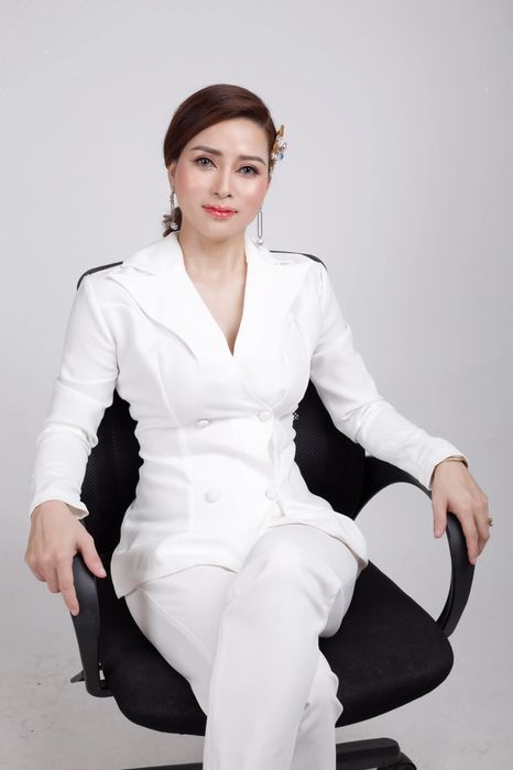 Bộ ảnh doanh nhân ấn tượng tại Lan Anh Bridal
