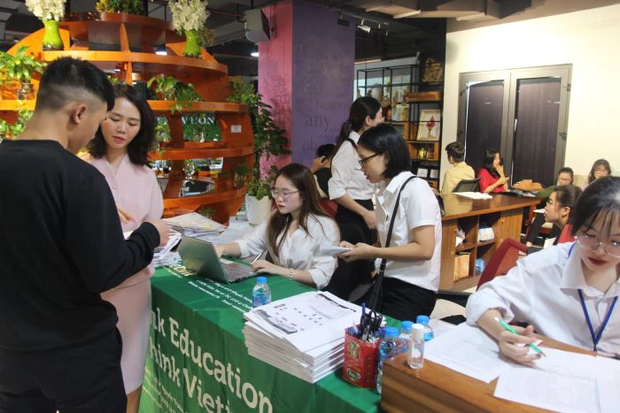 Hình ảnh tư vấn du học tại Vietint