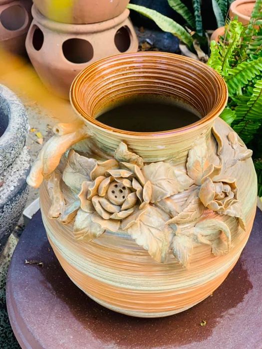 Gốm Sứ Bách Hoa ảnh 2 - Khám phá vẻ đẹp sống động qua từng chi tiết hoa văn độc đáo.