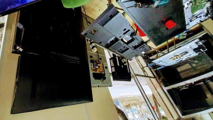 Hình ảnh đội ngũ kỹ thuật viên Bách Khoa MT
