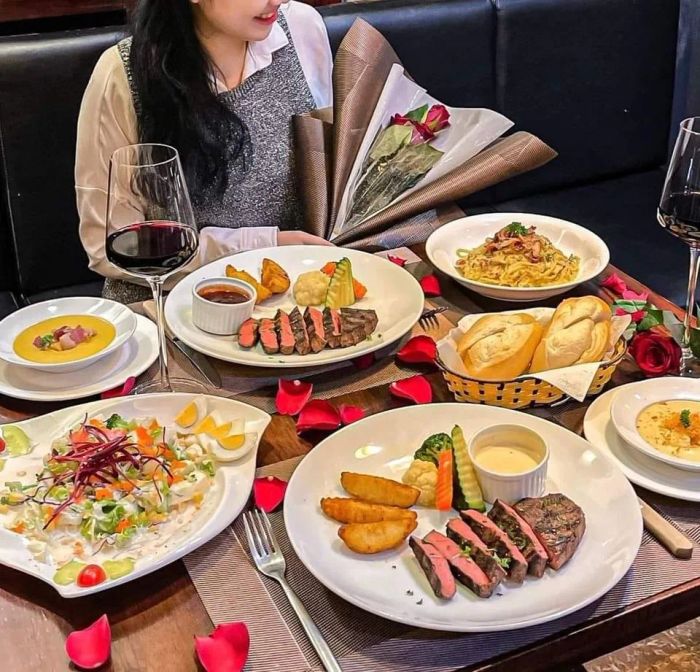 Trải nghiệm ẩm thực đẳng cấp tại Family Steak House - 91 Văn Cao (Hình ảnh 2)