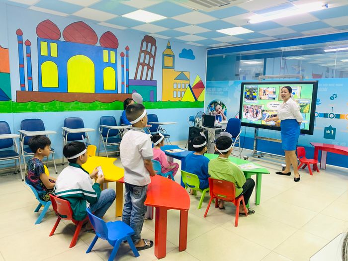 Hình ảnh lớp học tiếng Anh tại Ocean Edu
