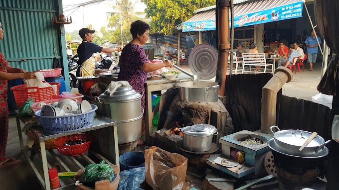 Không gian ấm cúng tại quán ảnh 2