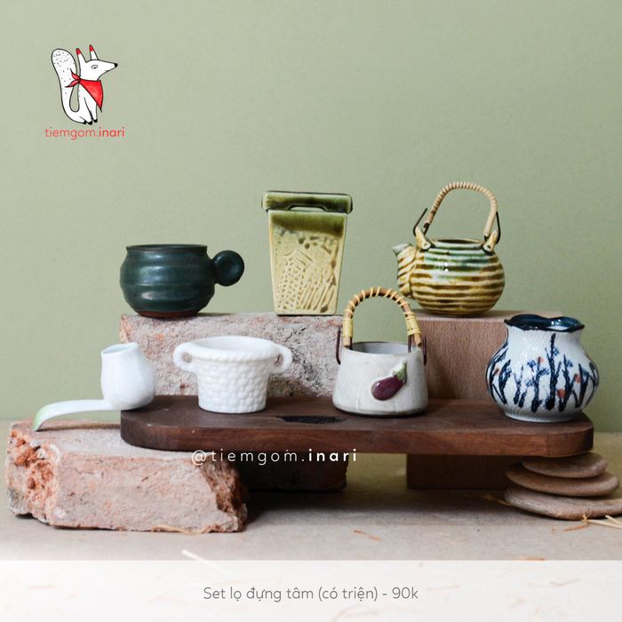 Không gian trưng bày tinh tế tại Tiệm Gốm Inari