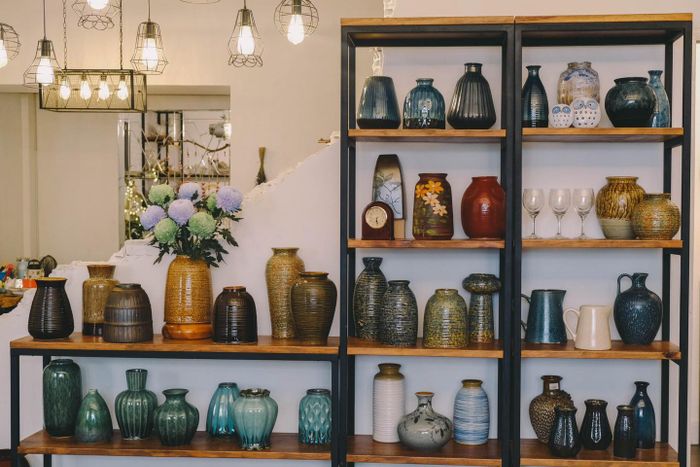 Bộ sưu tập gốm sứ tại Nhà Có Hai Người Store