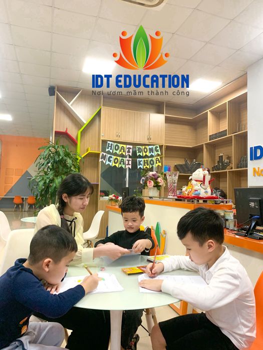 Hoạt động giảng dạy tại Trung tâm Anh ngữ Quốc tế IDT