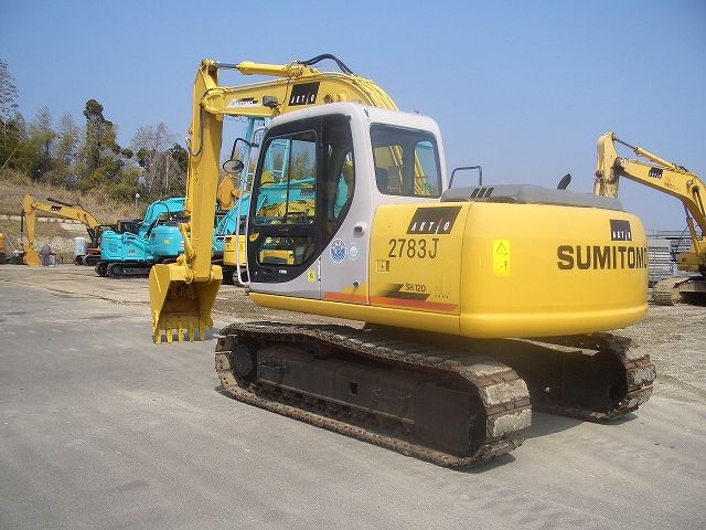 Hình ảnh thực tế máy xúc đào Sumitomo đang làm việc hiệu quả