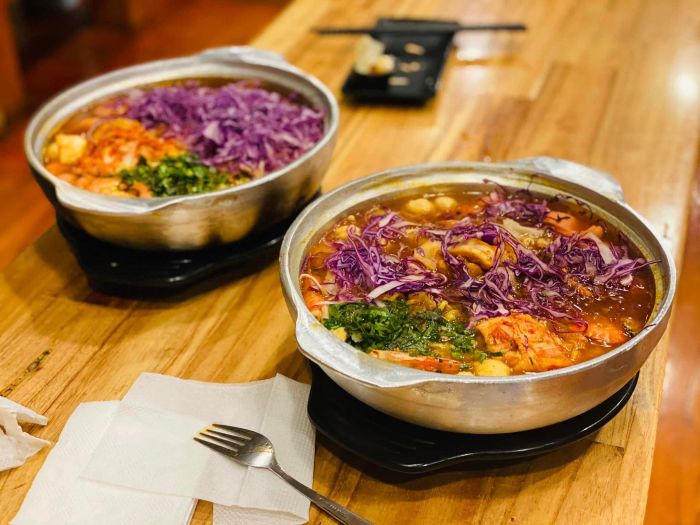 Hình ảnh tô mỳ cay bốc khói tại Mỳ Cay Seoul Vinh