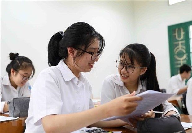 Hình ảnh ấn tượng về ngôi trường THCS Thị Trấn Phước An - nơi ươm mầm tri thức với khuôn viên xanh mát và các công trình giáo dục hiện đại.