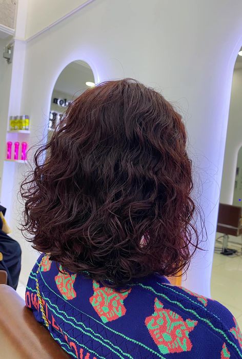 Không gian sang trọng và phong cách phục vụ chuyên nghiệp tại Thịnh Hair Salon