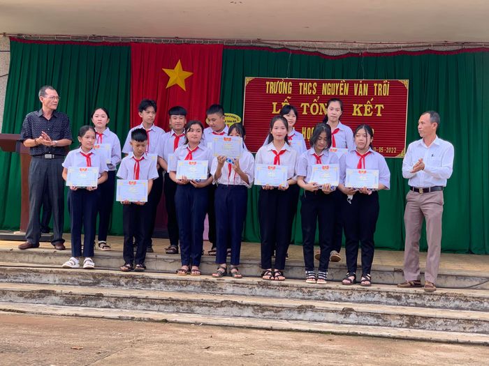 Khoảnh khắc đẹp tại THCS Nguyễn Văn Trỗi - nơi lưu giữ những kỷ niệm đẹp nhất của tuổi học trò với những giờ học say mê, những hoạt động sôi nổi đầy nhiệt huyết.