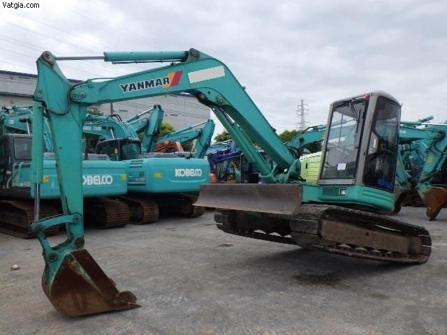 Hình ảnh máy xúc đào Yanmar đang hoạt động tại công trình thực tế
