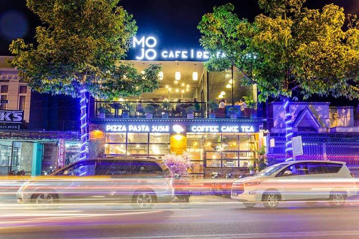 MOJO Cafe - Restaurant ảnh 1 - Góc nhìn nghệ thuật về không gian sang trọng và những món ăn trình bày tinh tế