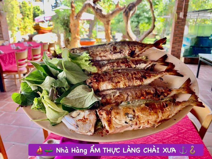 Nhà hàng Ẩm thực Làng Chài Xưa ảnh 1 - Góc nhìn chân thực về không gian ẩm thực đậm chất biển với những món ngon trình bày đẹp mắt
