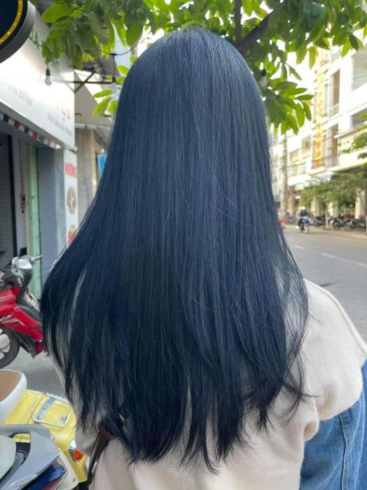 Không gian ấm cúng và phong cách phục vụ chuyên nghiệp tại Hair Salon Bửu TiGi