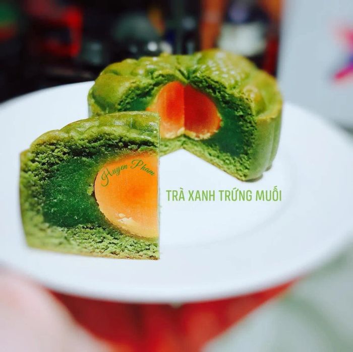 Hình ảnh bánh trung thu thủ công tinh tế của Huyen Pham