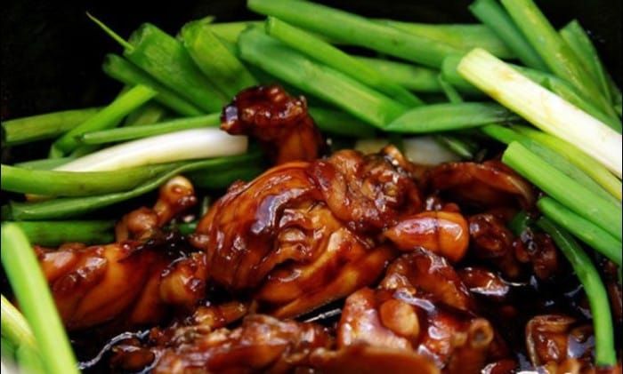 Ếch sốt đậm đà tại Geylang Lor 9 - Hương vị cay nồng khó quên