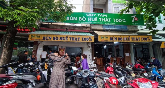 Hình ảnh tô bún bò Huế truyền thống tại Quý Tâm