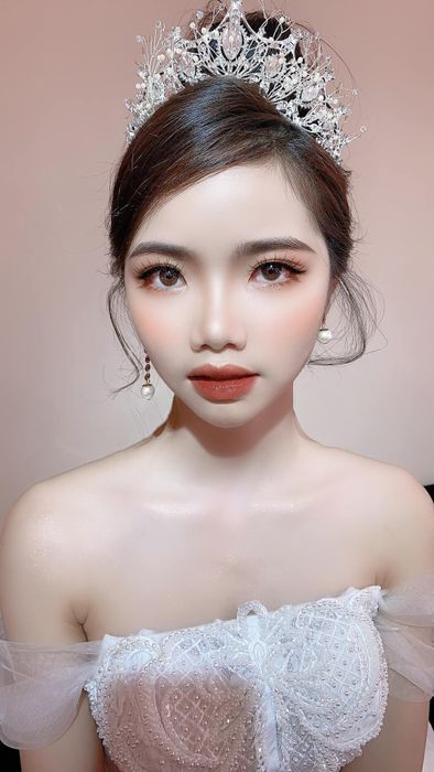Khoảnh khắc tỏa sáng của cô dâu cùng Quỳnh Như Vương
