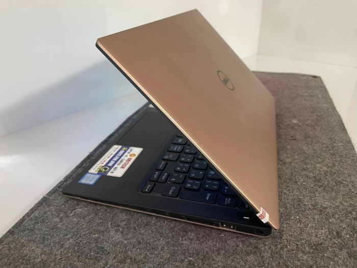 Không gian tiếp nhận và sửa chữa laptop tại VNITech