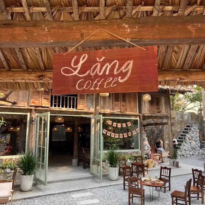 Không gian đậm chất Tây Bắc tại Lặng Coffee