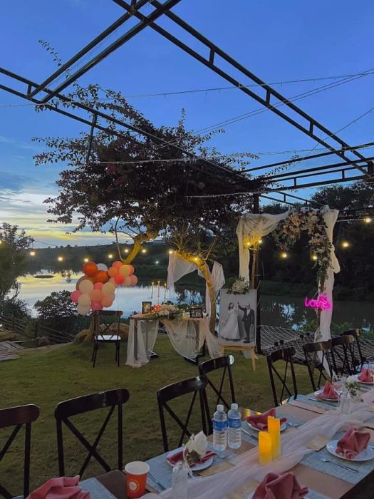 Góc thư giãn bên dòng sông tại Nhiên Garden