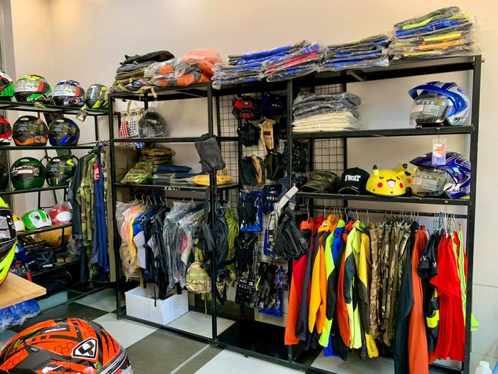 Hình ảnh ấn tượng tại Lốp Phượt Store - Thiên đường phượt thủ