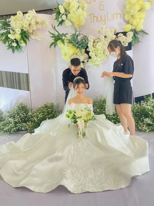 TUAN VU Bridal – Khoảnh khắc váy cưới kiêu sa – Góc nhìn 2