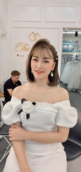 Vẻ đẹp lộng lẫy của cô dâu tại Hồ Thu Makeup