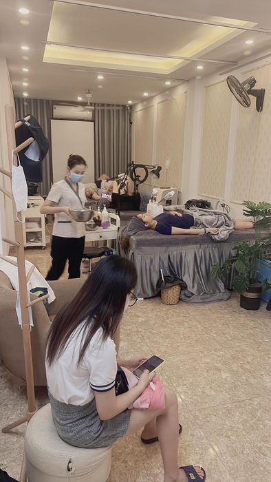Hình ảnh trị liệu chuyên nghiệp tại Queen Spa & Clinic