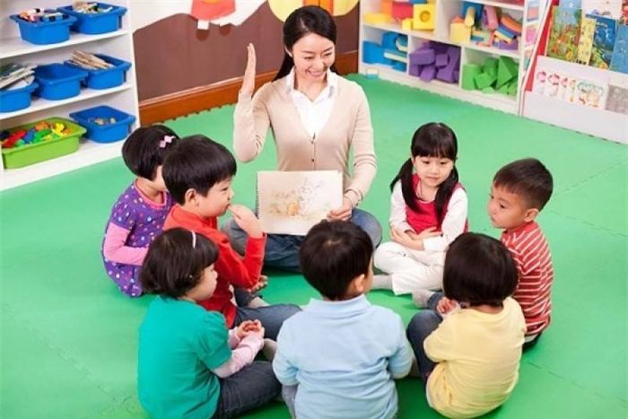 Góc vui chơi ngoài trời đầy màu sắc của các bé Trường Mầm Non Số 6