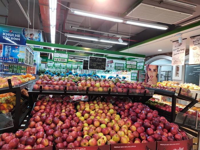 Không gian mua sắm hiện đại tại Vinmart Hải Phòng