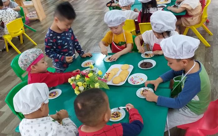 Ảnh 2 - Giờ học Montessori đầy hứng thú tại Thành Công
