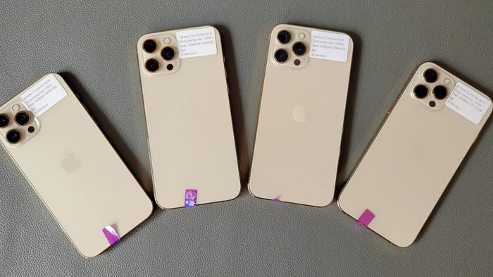 Không gian trưng bày sản phẩm tại Hoàng Thanh Mobile