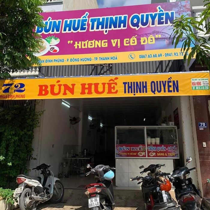 Hình ảnh không gian ấm cúng tại quán Thịnh Quyền