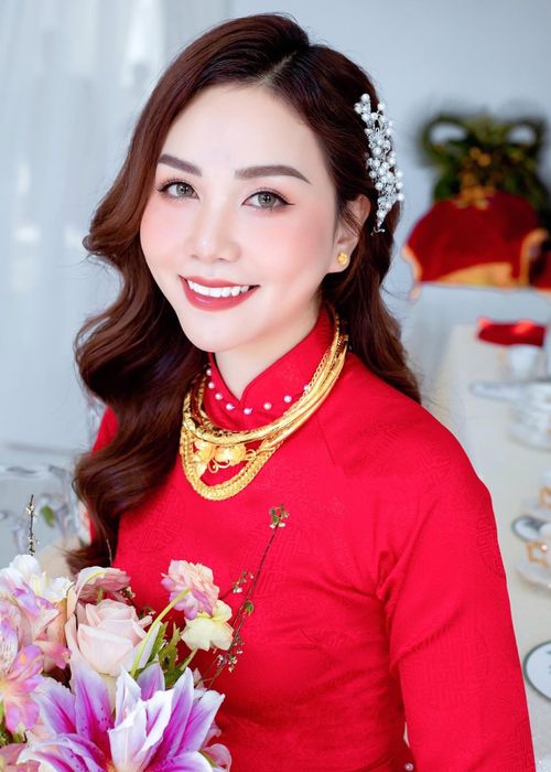 Kim Phụng Makeup - Khoảnh khắc tỏa sáng trong bộ ảnh thứ hai