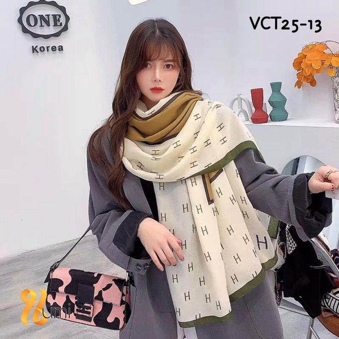BST Khăn Choàng Cổ HuMi - Ảnh 1: Tinh tế từ chất liệu