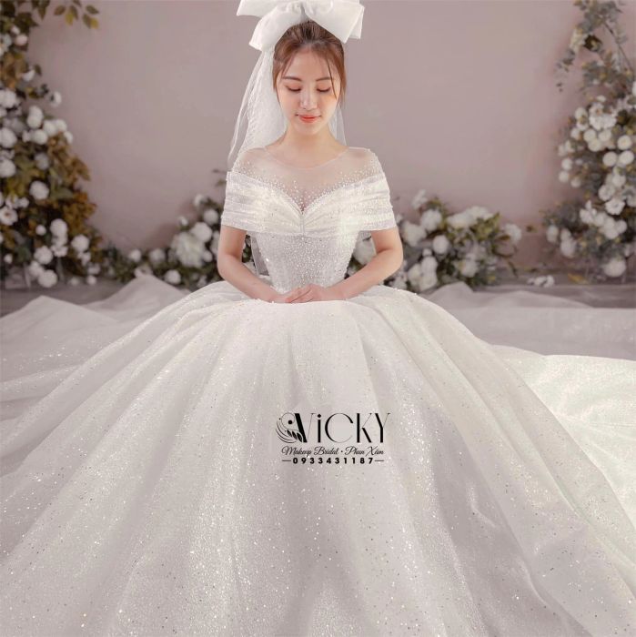 BST váy cưới đuôi cá quyến rũ tại VICKY LEE Bridal