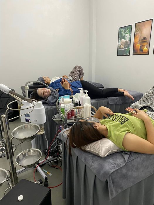 Hình ảnh quy trình trị liệu chuyên nghiệp tại DIOSA Spa